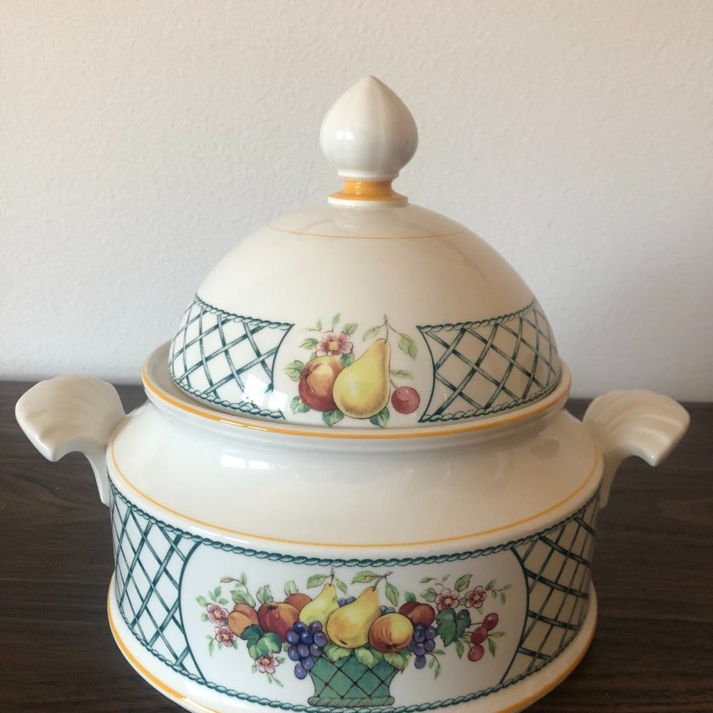 Villeroy & Boch Vegetable Tureen "Basket" Pattern Antique circa 1980s
